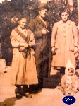 Triggiano: Una foto prima di partire in Guerra. Da sinistra Albanese Marianna, l centro Lamanna Giuseppe e a destra Raimondi Maria. La piccola Lagioia Grazia. Foto inviata da Lamanna Maria.